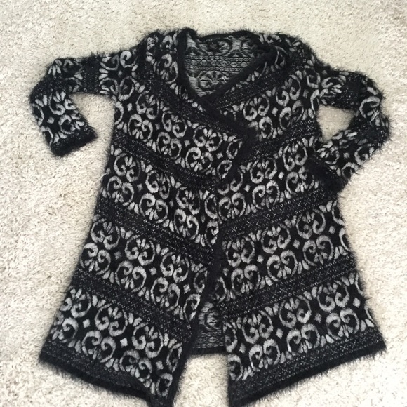 Design History-Beautiful Soft Fuzzy Cardigan. Sz M - Picture 1 of 9